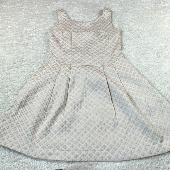 LMD sleeveless cream floral embroidered dress, size snakk - Picture 3 of 9